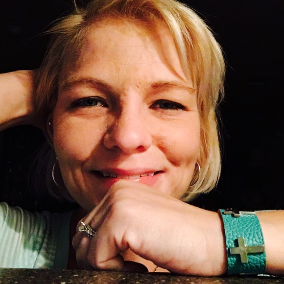 Meet your Posher, Edith - Picture 4 of 8